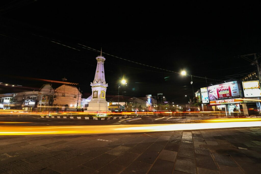Suasana malam di kota Jogja 10 tempat wisata terbaik di Jogja